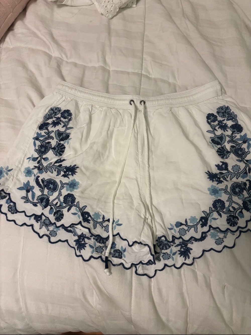 Abercrombie & Fitch White Shorts with Blue Floral Embroidery